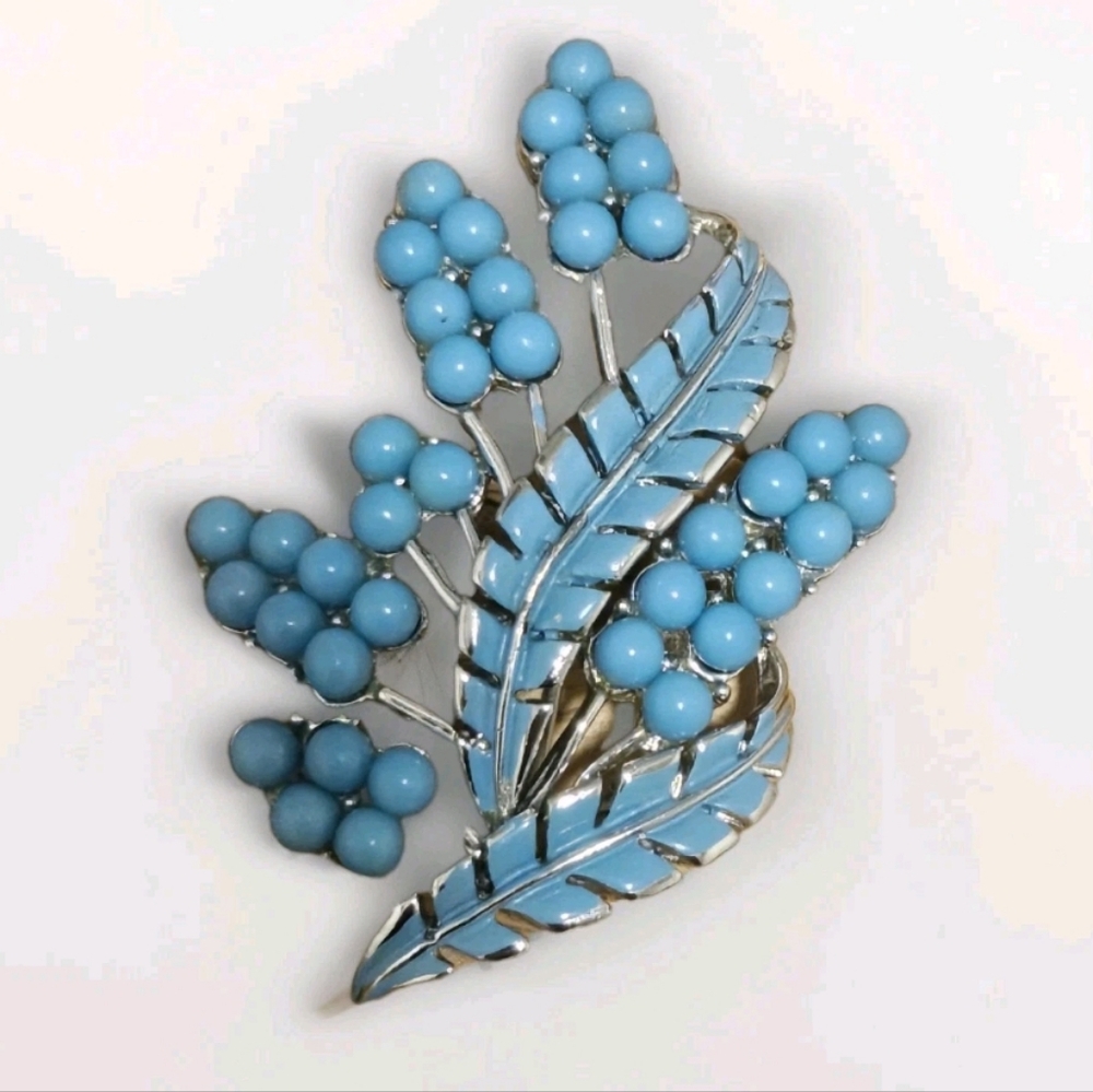 Coro Pegasus Faux Turquoise Aqua Blue Beaded Leaf Brooch Pin Silver Tone Jewelry